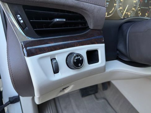 Used 2015 Cadillac Escalade ESV Premium RWD image 39