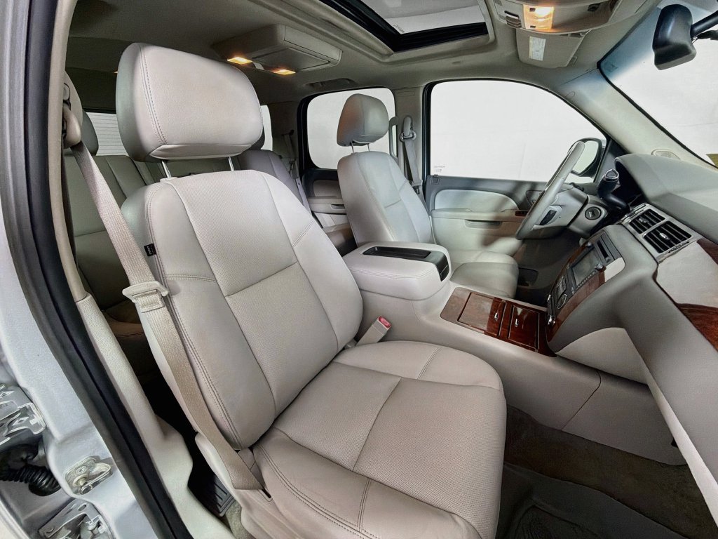 Used 2013 Chevrolet Tahoe LTZ AWD/4WD image 26