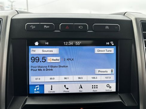 Used 2018 Ford F150 Platinum w/ Equipment Group 701A Luxury image 32