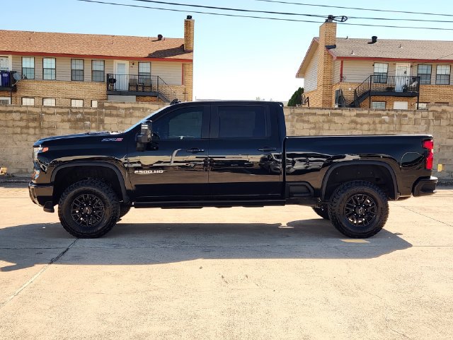 Used 2024 Chevrolet Silverado 2500 ZR2 w/ Technology Package AWD/4WD image 11