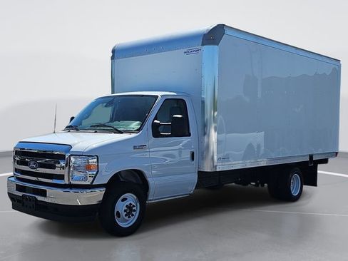 New 2026 Ford E-350 and Econoline 350 Super Duty RWD image 3