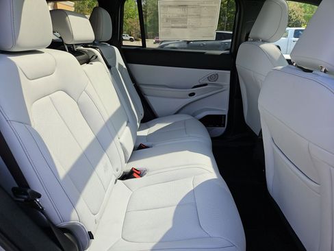 New 2026 Jeep Cherokee Limited image 17