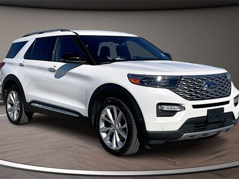 Used 2022 Ford Explorer Platinum w/ Technology Package image 10