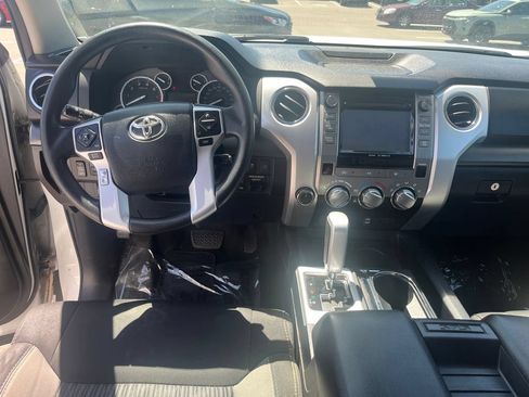 Used 2017 Toyota Tundra SR5 AWD/4WD image 13