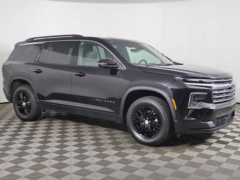 Used 2026 Chevrolet Traverse LT w/ Driver Confidence Package AWD/4WD image 16