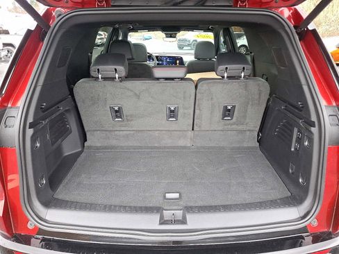 Used 2024 Chevrolet Traverse RS image 28