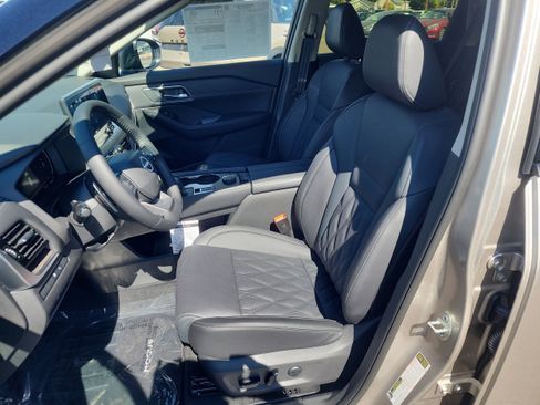 New 2026 Nissan Rogue Platinum w/ Platinum Premium Package image 11