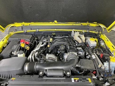 Used 2022 Jeep Wrangler Unlimited Sahara w/ Cold Weather Group AWD/4WD image 39