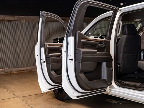 Used 2023 GMC Sierra 1500 Elevation image 24