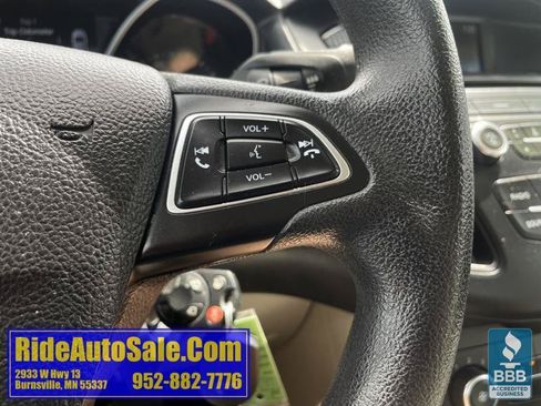 Used 2015 Ford Focus SE FWD image 40