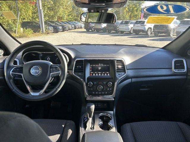 Used 2019 Jeep Grand Cherokee Laredo AWD/4WD image 18