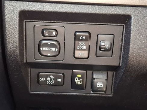 Used 2016 Toyota Tundra SR5 w/ TRD Off Road Package image 22