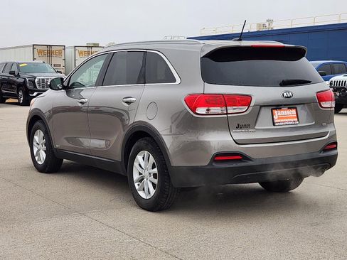 Used 2016 Kia Sorento AWD image 8