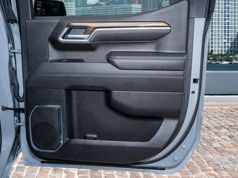 Used 2025 Chevrolet Silverado 1500 RST image 13