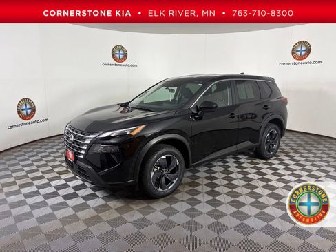 Used 2025 Nissan Rogue SV AWD/4WD image 1