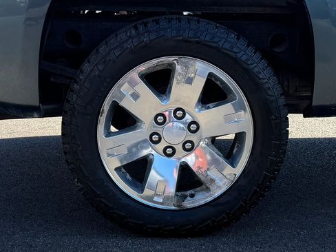 Used 2009 GMC Sierra 1500 SLE w/ Pro Grade Package AWD/4WD image 9