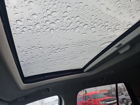 Used 2019 Chevrolet Traverse Premier w/ Redline Edition image 16