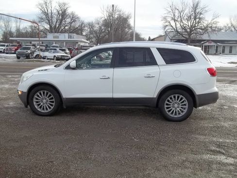 Used 2010 Buick Enclave CXL image 4