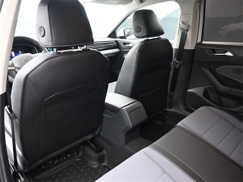 New 2026 Volkswagen Jetta SE image 12