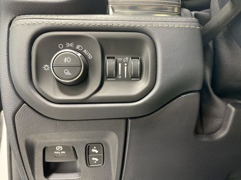 Used 2021 RAM 1500 Limited AWD/4WD image 32