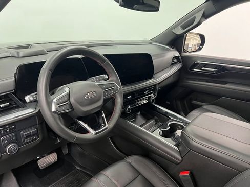 Used 2025 Chevrolet Suburban RST w/ Comfort Package image 16