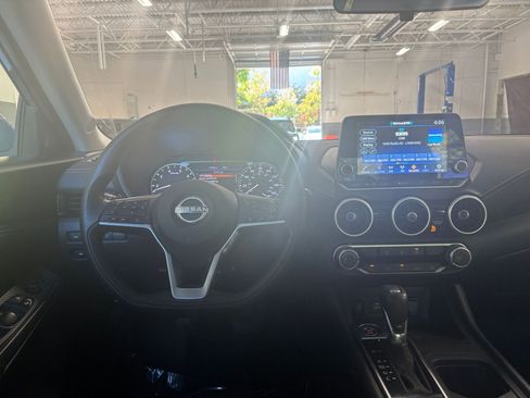 Used 2024 Nissan Sentra SV image 32