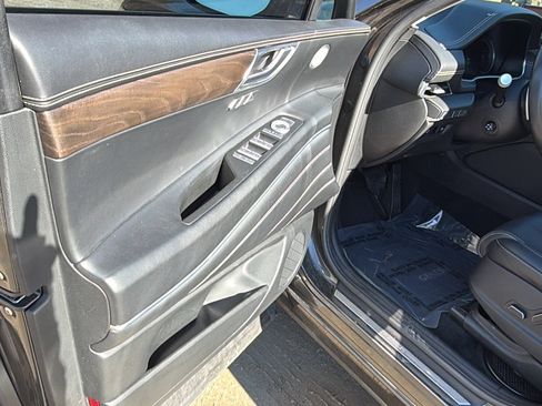 Used 2024 Genesis GV80 2.5T image 14