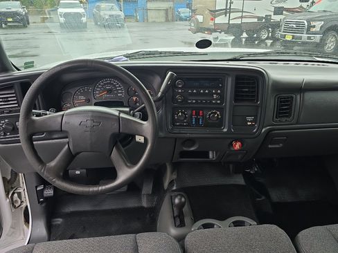 Used 2006 Chevrolet Silverado 2500 W/T image 19