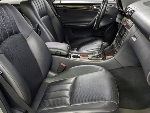 Used 2005 Mercedes-Benz C 320 4MATIC Sedan image 23