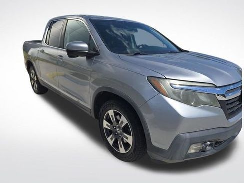 Used 2018 Honda Ridgeline RTL-T image 2
