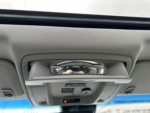 Used 2019 Chevrolet Suburban LT image 46