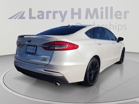 Used 2020 Ford Fusion SE w/ Equipment Group 151A FWD image 5