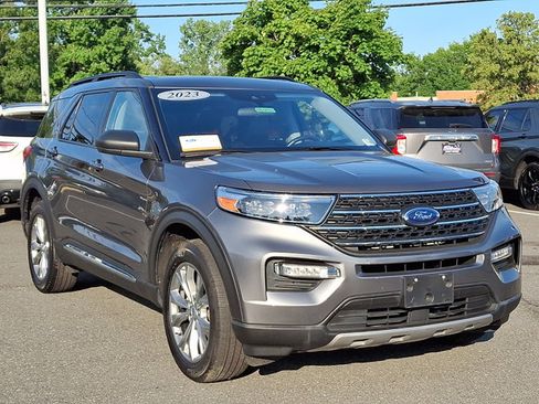 Certified 2023 Ford Explorer XLT w/ Equipment Group 202A AWD/4WD image 2