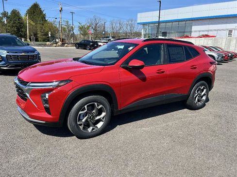 New 2026 Chevrolet Trax LT FWD image 1