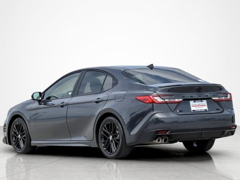 Used 2025 Toyota Camry SE FWD image 3
