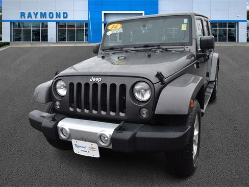 Used 2014 Jeep Wrangler Unlimited Sahara w/ Dual Top Group image 7