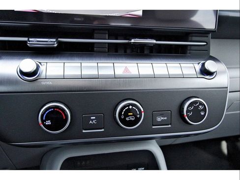 Certified 2026 Hyundai Kona SE FWD image 19
