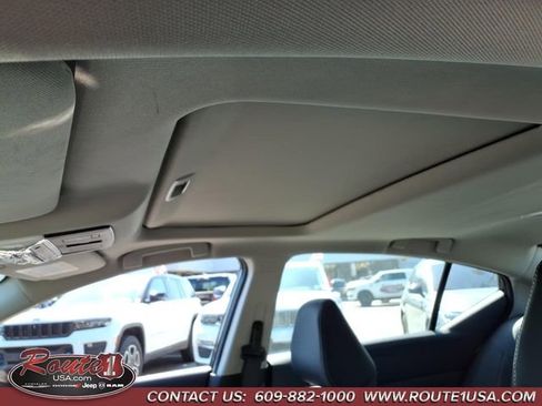 Used 2025 Nissan Altima 2.5 SL FWD image 37