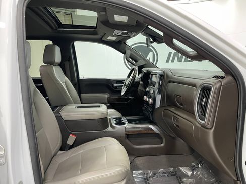 Used 2019 GMC Sierra 1500 SLT w/ SLT Premium Plus Package AWD/4WD image 32