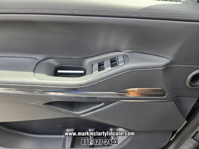 New 2027 Lincoln Navigator Premiere RWD image 23