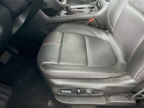 Used 2023 Chevrolet Traverse RS AWD/4WD image 25