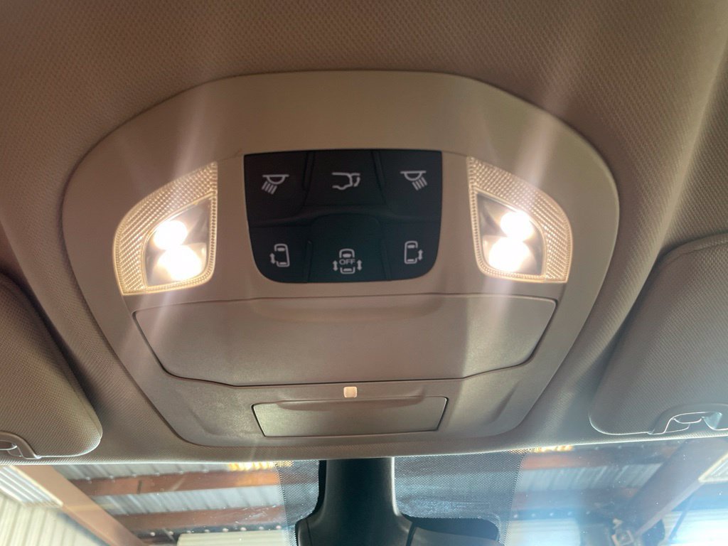 Used 2024 Chrysler Pacifica Touring-L FWD image 23