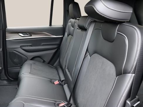 New 2026 Jeep Grand Cherokee Altitude AWD/4WD image 16