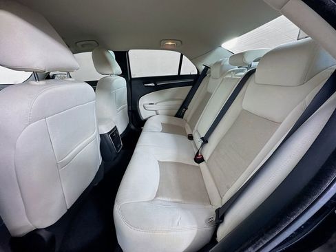 Used 2021 Chrysler 300 Touring w/ Chrome Appearance Package image 22