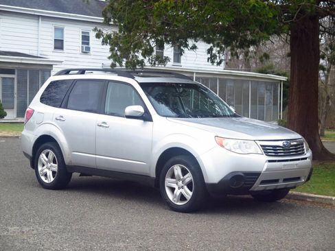 Used 2010 Subaru Forester 2.5X Premium image 6