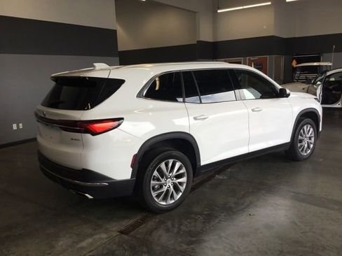 Used 2025 Buick Enclave Preferred image 8