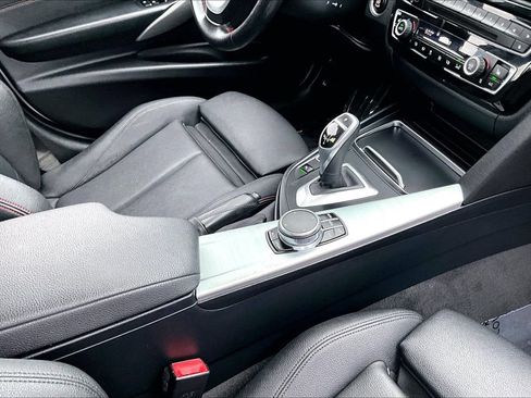 Used 2018 BMW 330i xDrive Sedan w/ Convenience Package AWD/4WD image 31