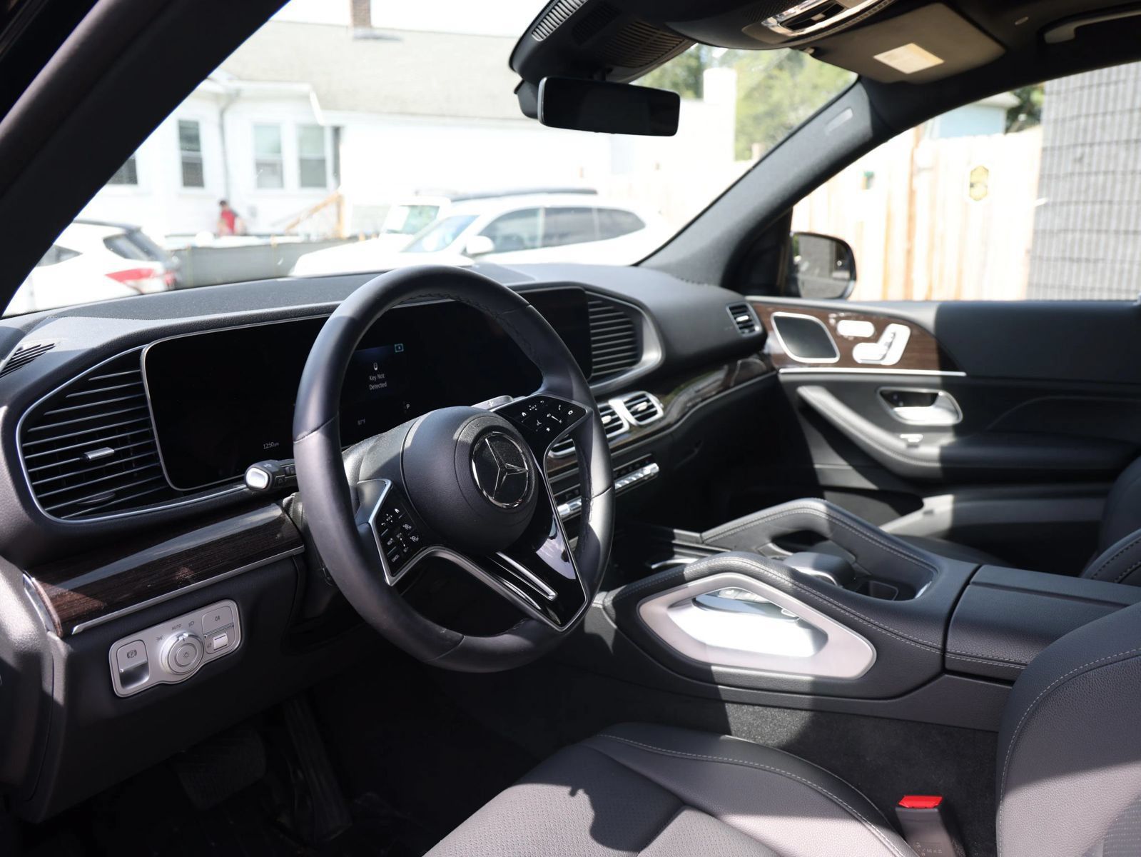 Used 2024 Mercedes-Benz GLE 350 4MATIC image 13