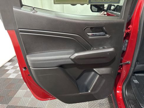 Used 2024 Chevrolet Colorado LT w/ LT Convenience Package image 18