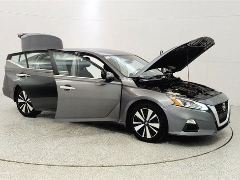 Used 2022 Nissan Altima 2.5 SV AWD/4WD image 9